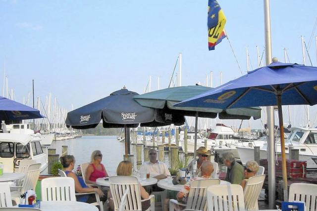 pirates cove dock bar