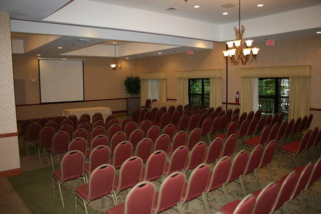 La Quinta Meeting Room