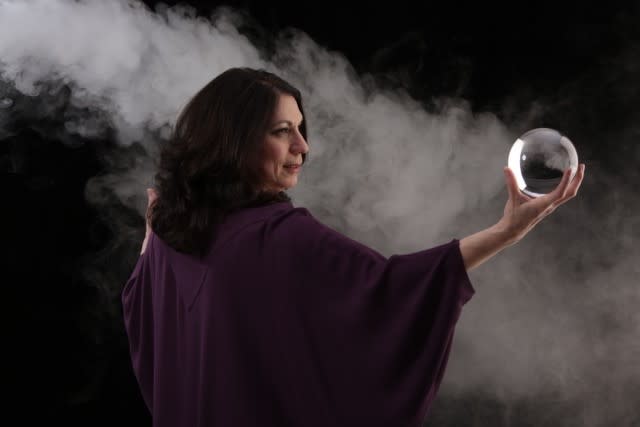 Corbie Mitleid crystal ball