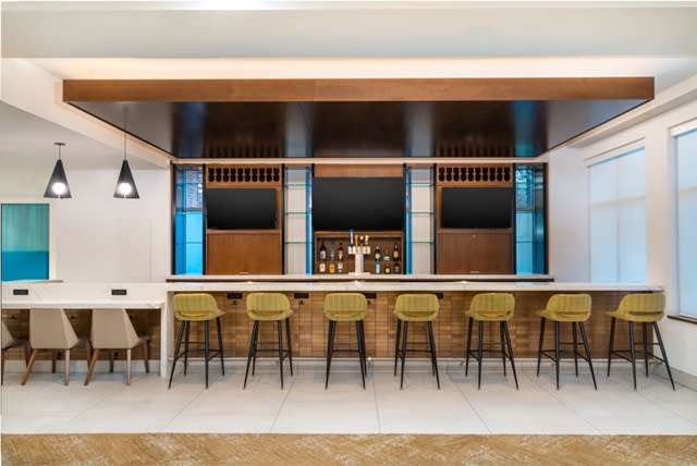 hanover-hilton-garden-inn-homewood-suites-bar