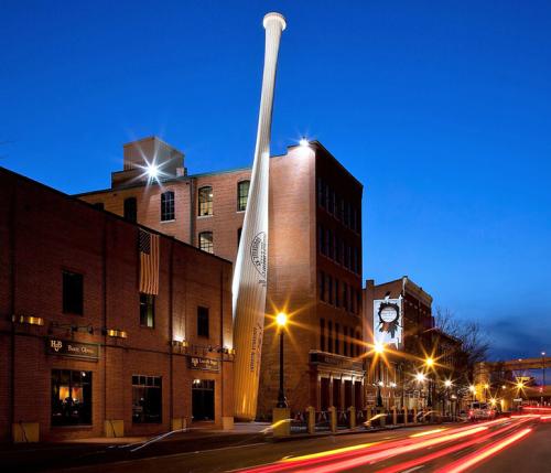 Baseball bat outside the Louisville Slugger Museum