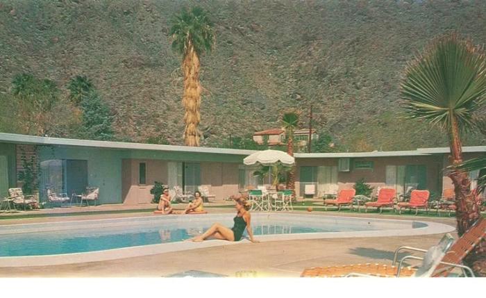 Vintage postcard, Desert Hills Apartment Hotel, Arenas Road, 1956