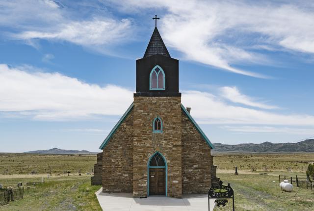 Sacred Heart Church, Buueyeros