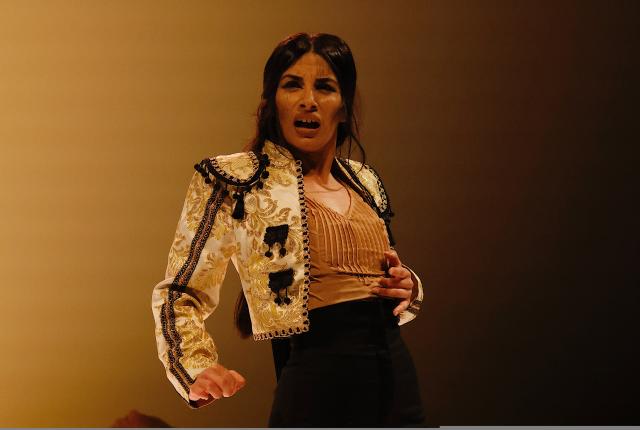 Águeda Saavedra dances at Festival Flamenco Alburquerque 2024.
