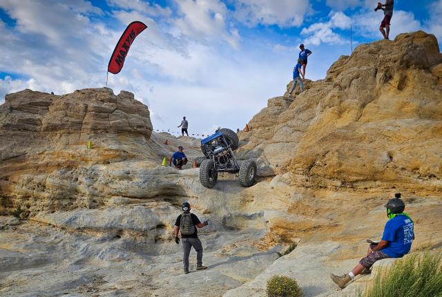 Jeep rock crawling on sandstone in Farmington.