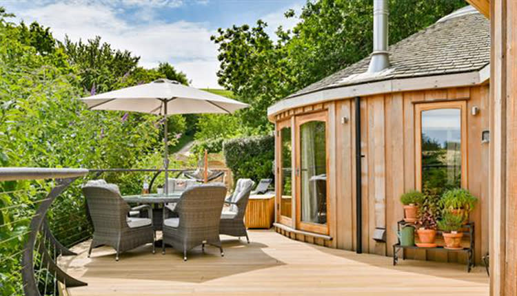 the outside of shepherds hut