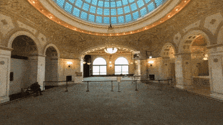 An example of immersive view in action, showing a beautiful dome.