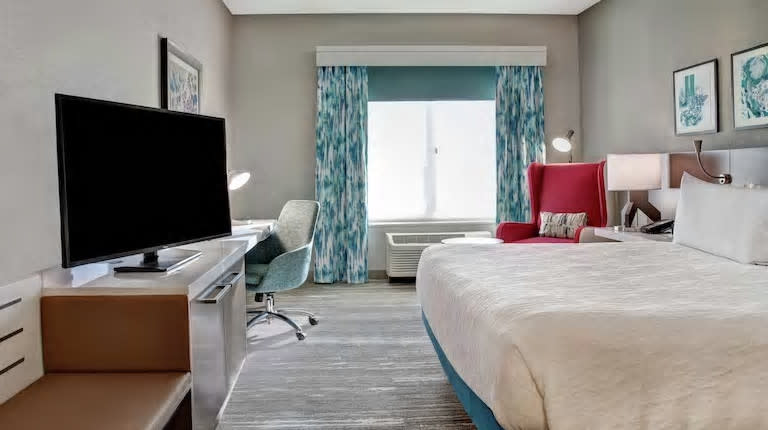 Hotels Header: 01