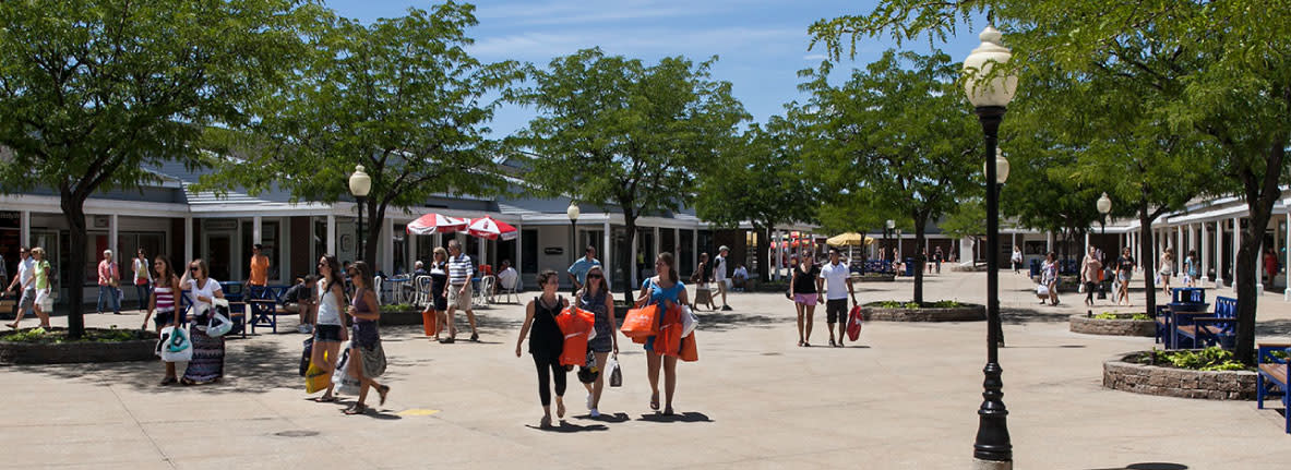 South-Shore-Shopping-Lighthouse-Place-Michigan-City