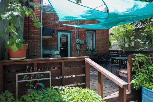 The Earth Cafe & Deli patio