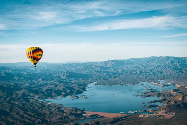 Rainbow Ryders hot air balloon in flight