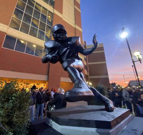 Barry Sanders Statue