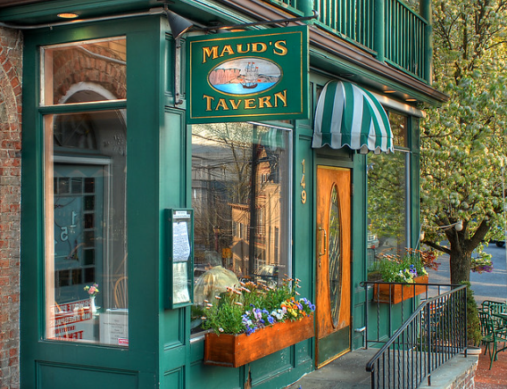 Maud's Tavern Westchester NY