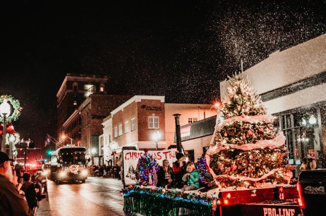 Roanoke Christmas Parade - Dickens of a Christmas