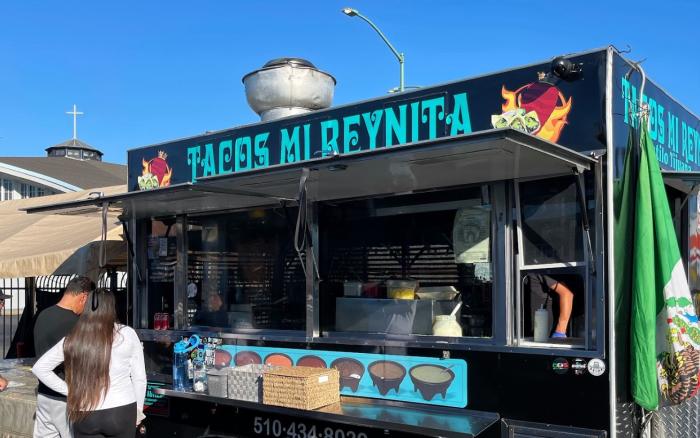 Tacos Reynita in Oakland California
