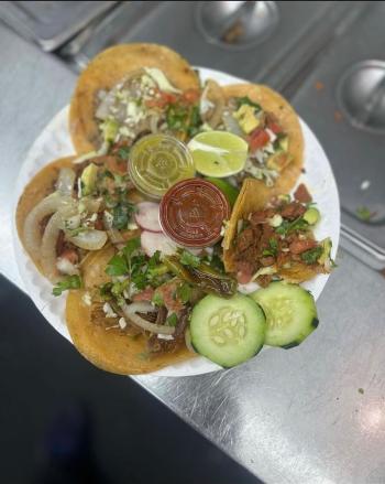 MZ Taqueria food truck photo