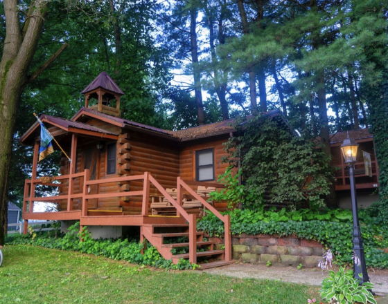 Amish Log Cabin Lodging