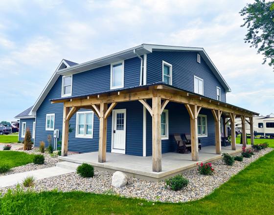 Farmhouse on Farver