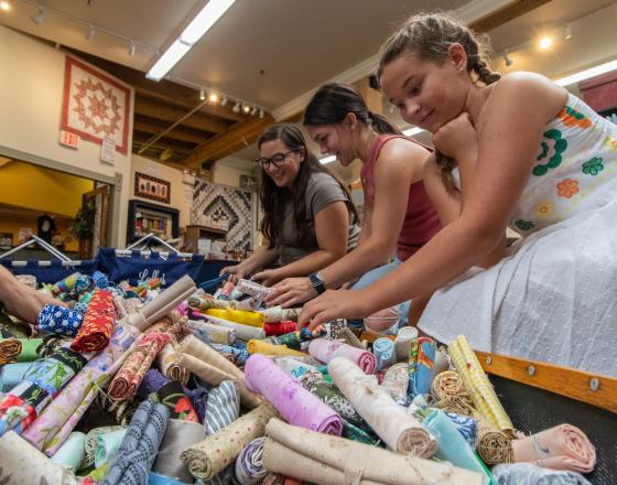 Lolly's Fabrics and Quilt Shoppe