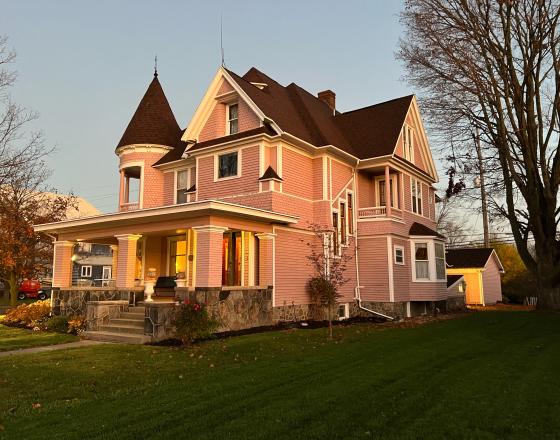 Market St. Manor Bed and Breakfast