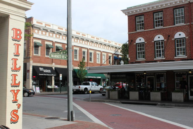 Billy's Downtown Roanoke Market Building
