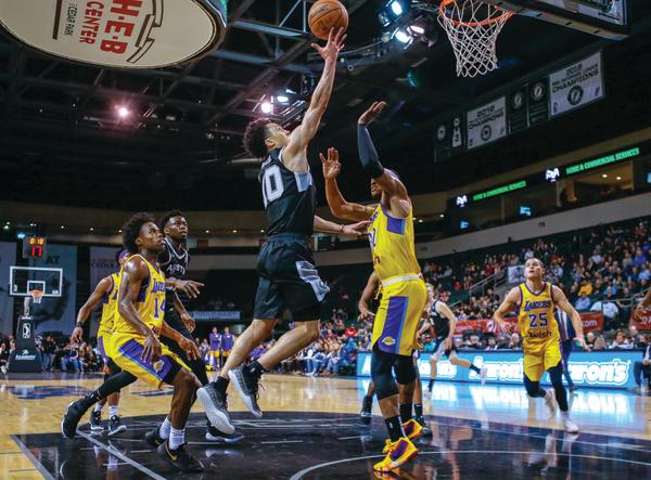 Austin Spurs Layup