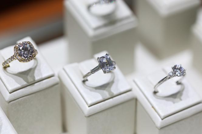 Smyth Jewelers diamond engagement rings.
