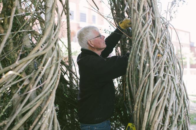 Patrick Dougherty at the Maryland Hall Stickworks installation