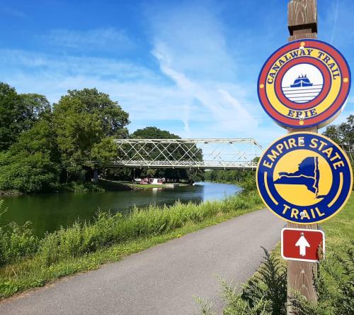 Erie Canalway Trail signage
