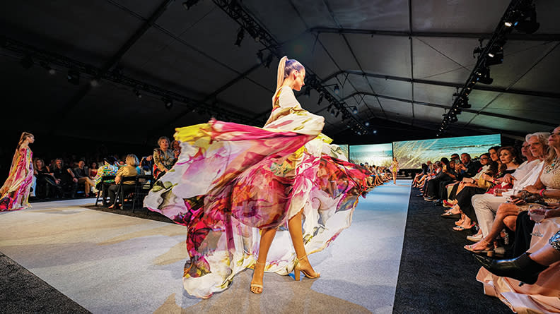 A model walks down the runway during at Fashion Week El Paseo 2022.