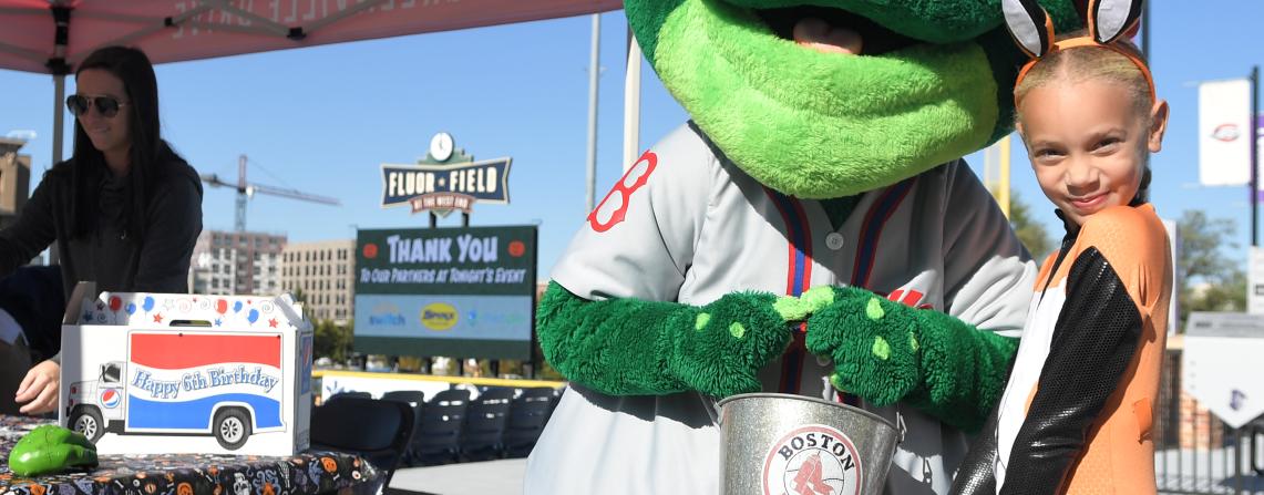 Femme au foyer: The new Green Monster at Fluor Field