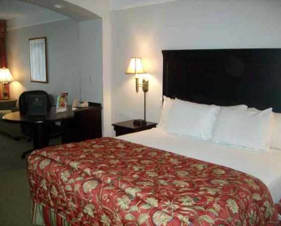 La Quinta Inn & Suites Albany Airport