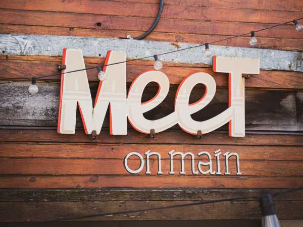 MeeT on Main