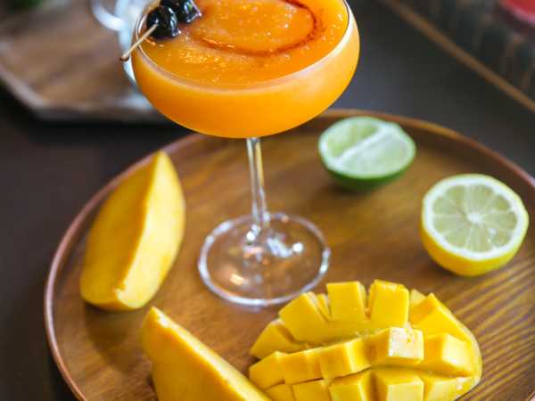 Mango Passionfruit bellini