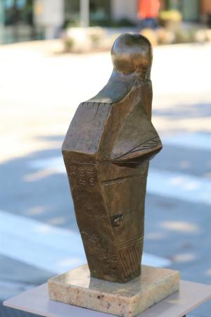 Bronze sculpture on Park Lane