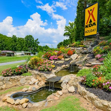 The campground entrance to the Travelers Rest / N Greenville KOA Holiday