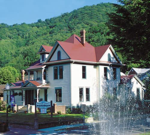 Jackson County Chamber of Commerce and Visitor Center