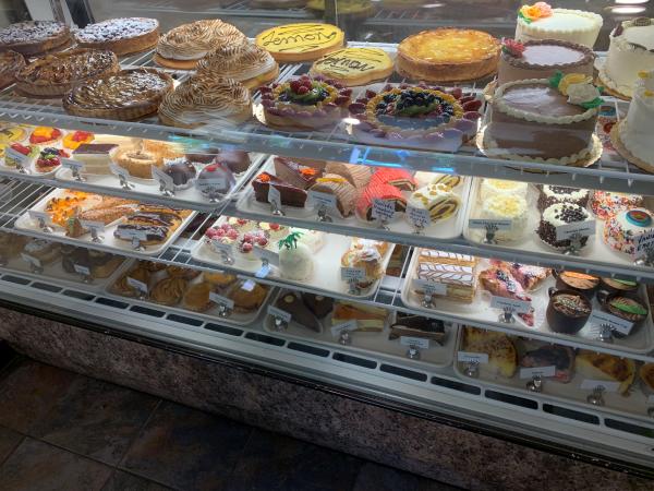 C’est La Vie French Bakery & Cafe