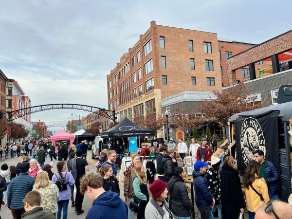 Holiday Hops on High in the Short North Arts District