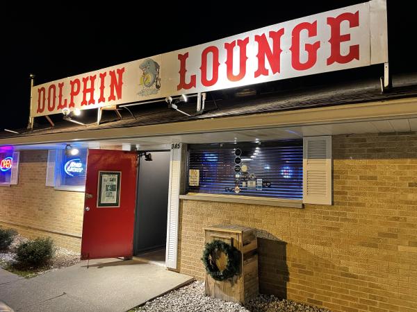 Dolphin Lounge exterior