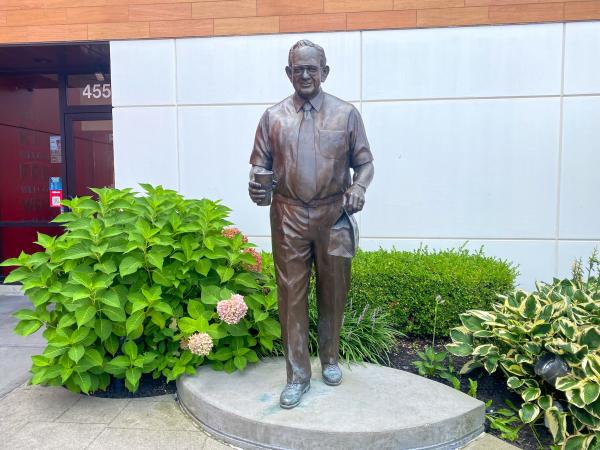 Wendy's Dave Thomas Statue