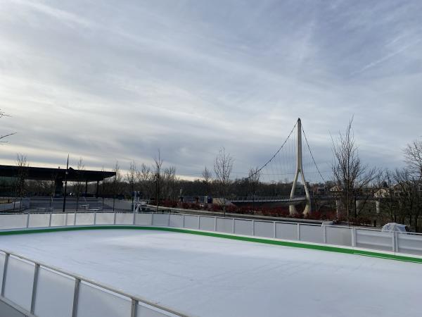 Outdoor ice skating rink in Riverside Crossing Park