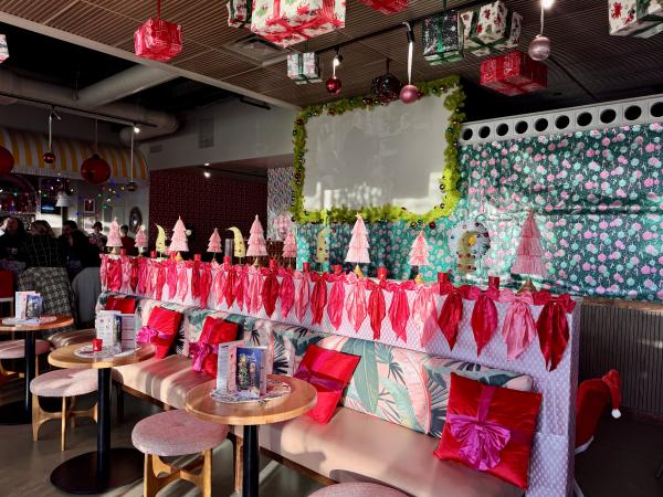 Palm Valley Interior Pop Up