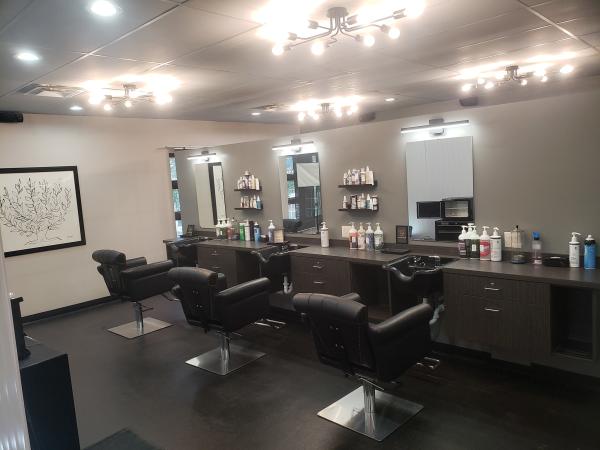 Modern Male Salon Stations