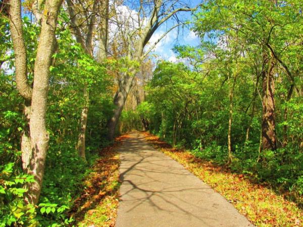 Kiwanis Riverway Park Pathway