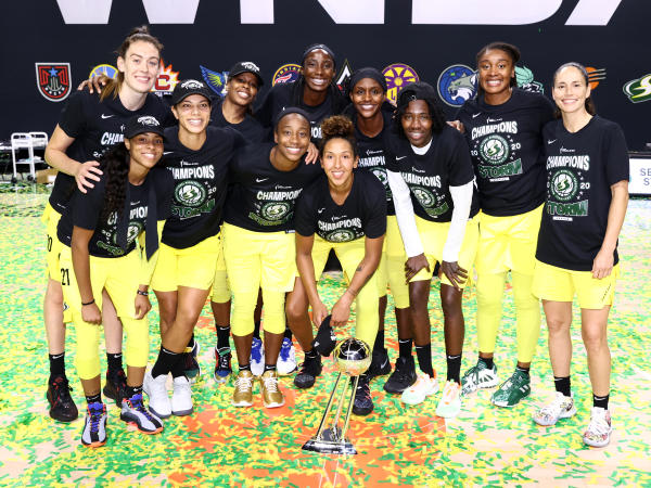 A group photo shows how the women's Seattle Storm basketball team looks.