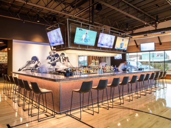 Bar at NapaSport Steakhouse and Sports Lounge