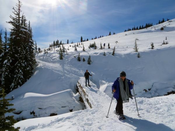 Discover Nature snowshoeing