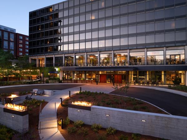Hotel Champlain Exterior