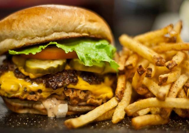 Big-Al's-cheeseburger-and-fries